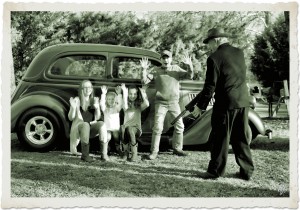 1935_Ford_Coupe_Kids_gangster_1aOT