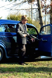 1935_Ford_Coupe_gangster2a