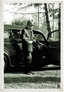 1935_Ford_Coupe_gangster2aOT